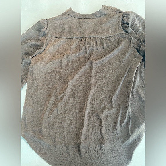 NEW 1X Plus Size Vince Camuto Womens SplitNeck Raglan Smock Cuff Sleeve Choc $89 - Picture 8 of 8